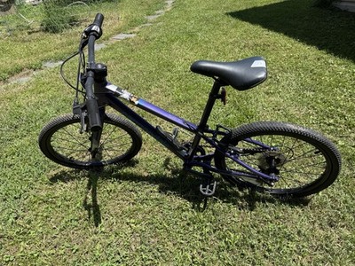 CANNONDALE KIDS ROAD BIKE 11  frame 20  tires LIGHTLY USED