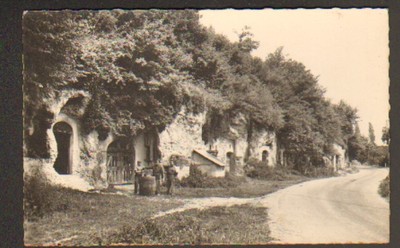 LA CHARTRE-sur-le-LOIR (72) KELLER von VILLEDIEU belebt
