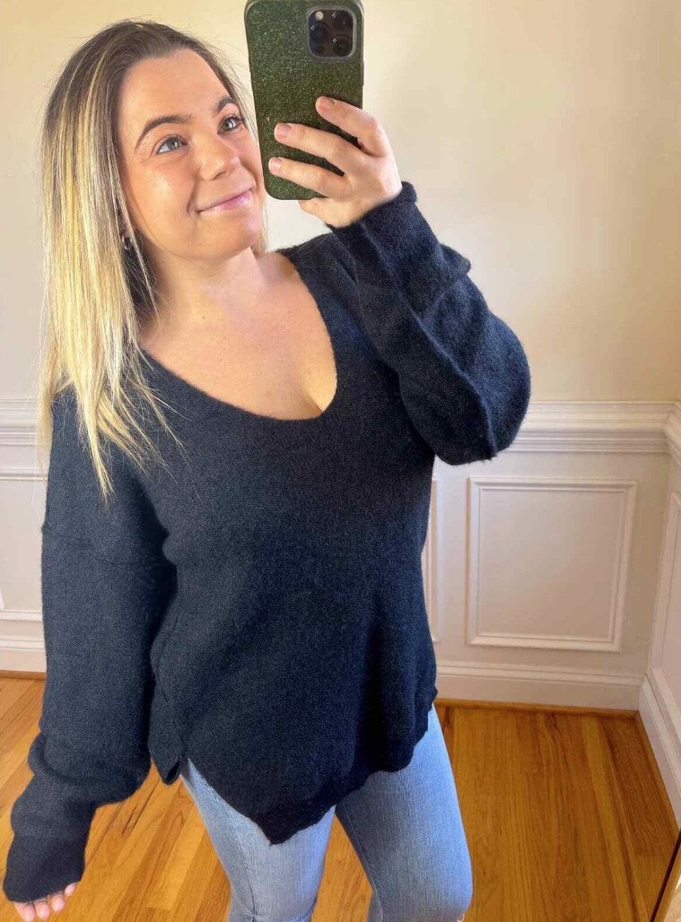 SWEATER WEATHER V NECK IN BLACK XS NWOT 
