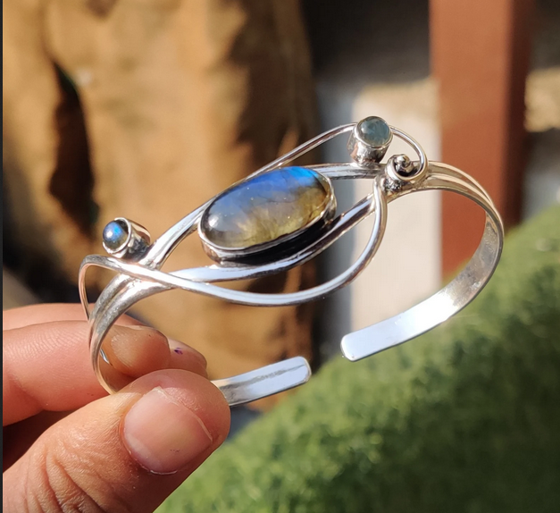 Labradorite Bangle 925 Sterling Silver with Three Natural Gemstones MO-image