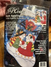 NEW J  P COATS FELT APPLIQUE UNDER THE MISTLETOE SNOWMAN CHRISTMAS STOCKING KIT