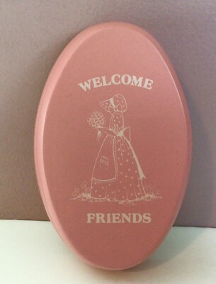Magic Marble Wooden Towel Holder WELCOME FRIENDS Laura Woods Pink Mauve NOS USA