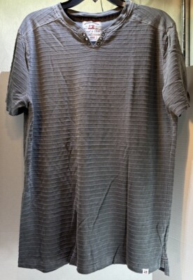 Thread & Cloth Large Pullover T Shirt
