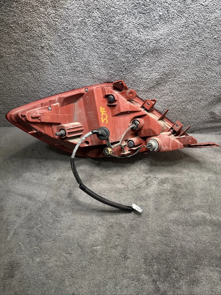 2005 2006 2007 2008 Acura RL Tail Light Lamp Passenger Right Side Genuine OEM - Image 3 of 4