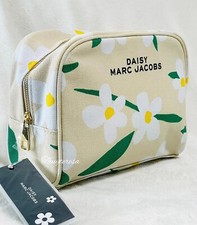 MARC JACOBS DAISY COSMETIC BAG / POUCHES