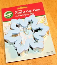 Wilton ~ SNOWFLAKE - COMFORT GRIP COOKIE CUTTER #2310-592 - NEW - 4.5 INCHES