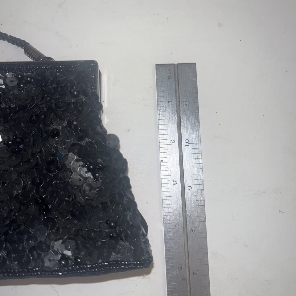 Bolso de Maquillaje Lancome Paris Vintage Lentejuelas Negras Cierre a Presión Foto 2 de 4