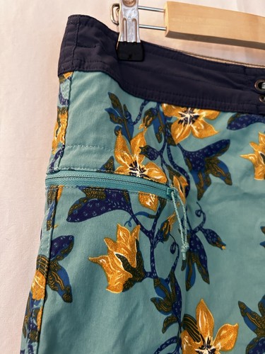 Patagonia Herren Board Badeshorts Blumenmuster Hawaii Größe 32 10" Strand Surfen - Bild 3 von 8