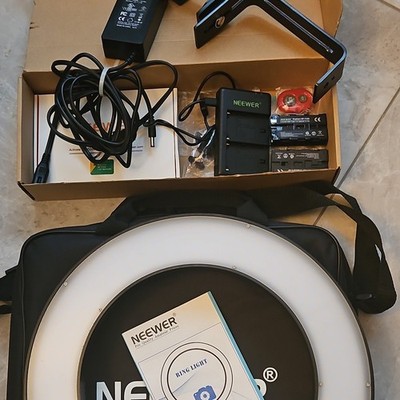 Neewer 14in Bi-Color LED Ring Light Kit 38W with Carrying Case RP-550