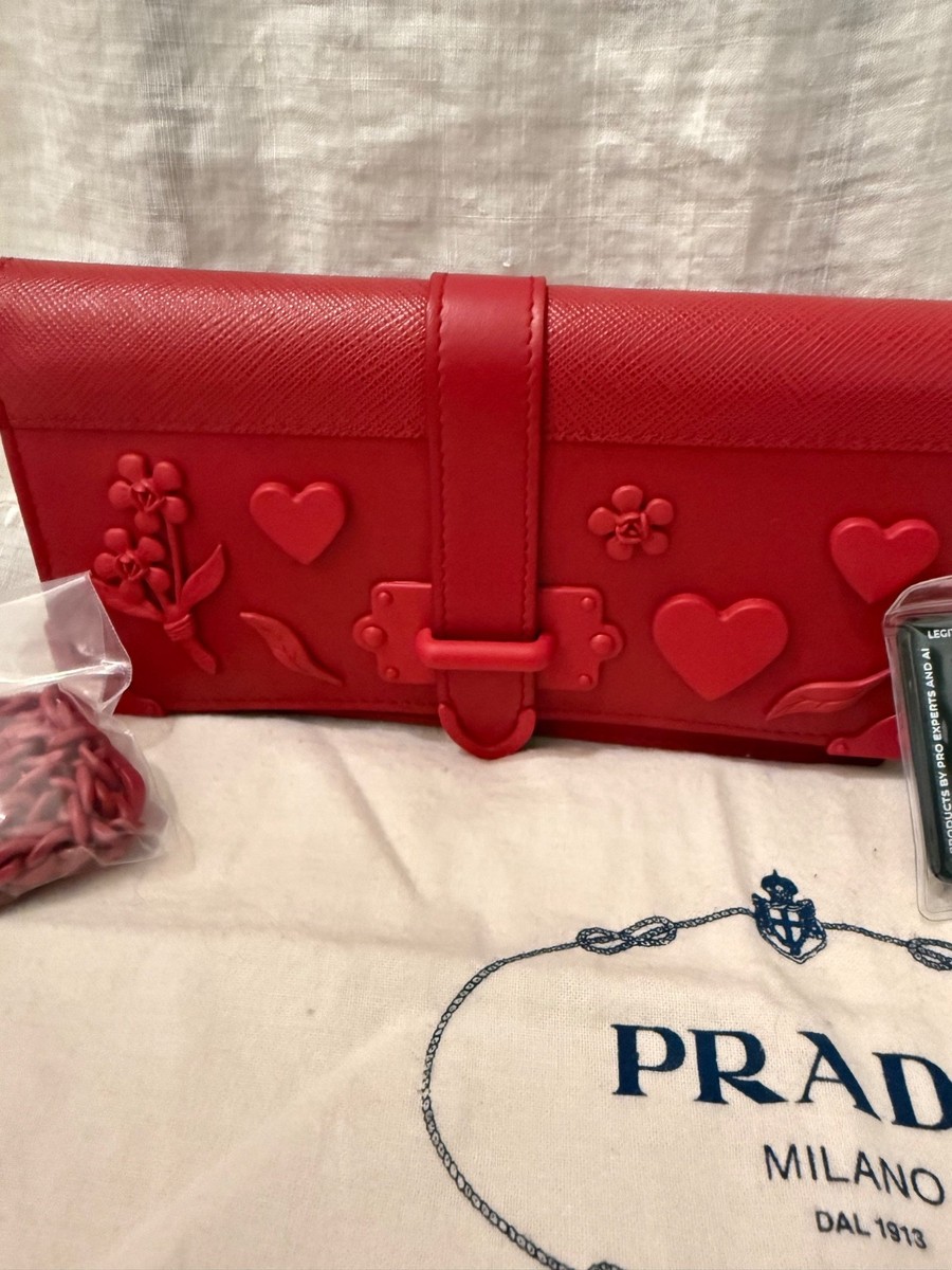 PRADA アイレットデザイン ショルダーバッグ Authentic Prada Red Saffiano WOC Wallet Chain Bag 1DH044 Mini