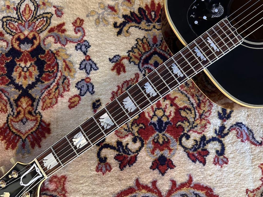 Gibson J-200 MONTANA Sunburst ギブソン Gibson J-200 MONTANA Sunburst ギブソン Gibson SJ-200