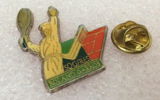 pin's ( tennis Roland Garros et autres) (+ en vente) sogeres restauration doré