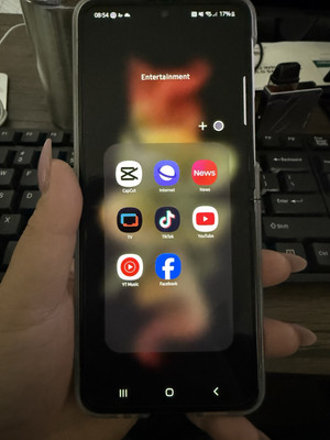 Samsung Z3 Flip WITH TIK TOK APP