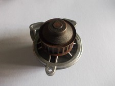 Pompe à eau Volvo 244