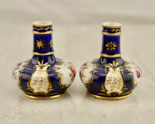 Antique C.19th Georgian Coalport / Spode floral painted pair miniature vases - Picture 4 of 9
