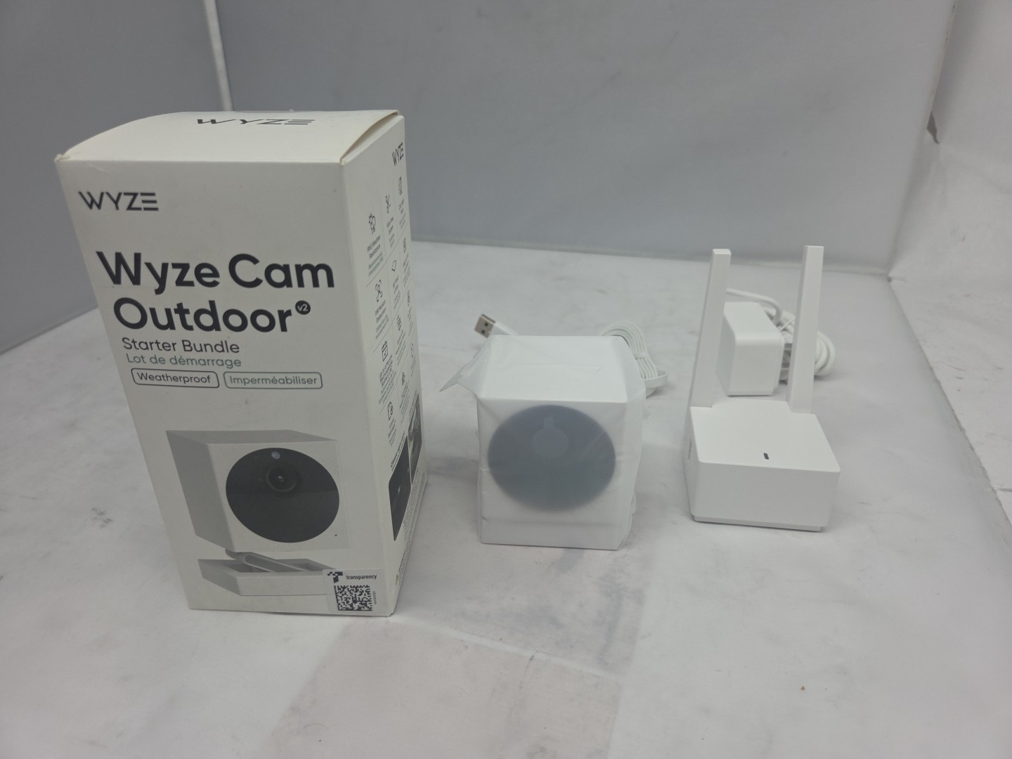 Wyze Cam Outdoor Starter Bundle v2 Includes 1 Rechargable Camera + Base Station