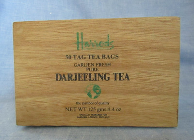 HERROLDS WOODEN DERJEELING EMEPY TEA BOX LONDON ENGLAND