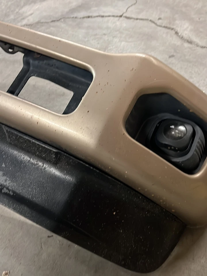 Parachoques delantero para camioneta Ford F-350 serie F 2011 Foto 2 de 4