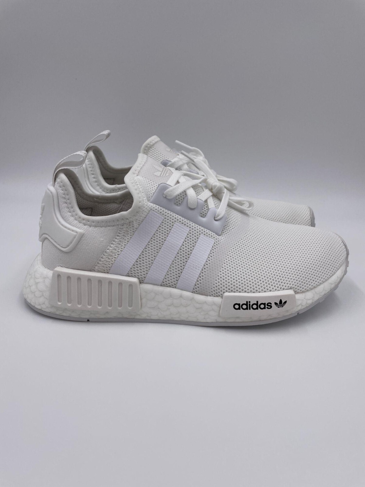 Alle slags skovl hver for sig adidas NMD R1 White Womens Shoes | eBay