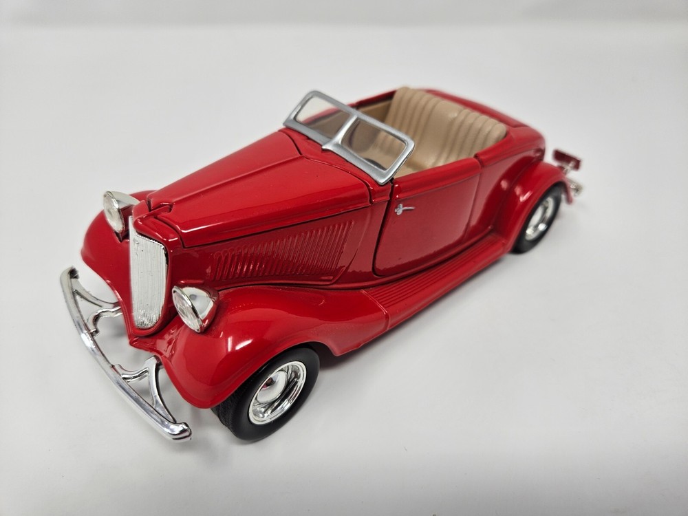 1934 Ford Convertable 1:24 Diecast Red