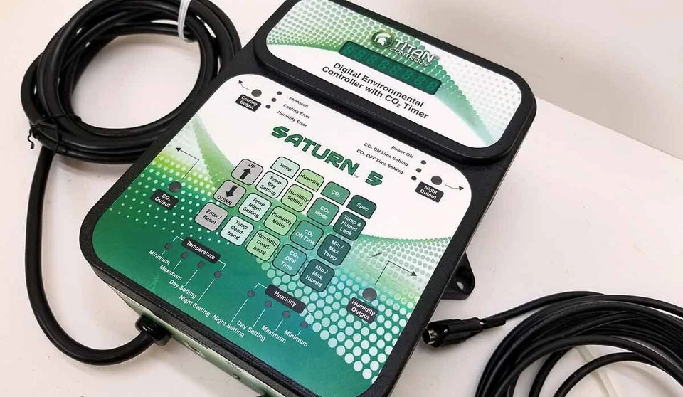 Titan Controls Saturn 5 Digital Environmental Controller, Classic Series - Image 2 of 4