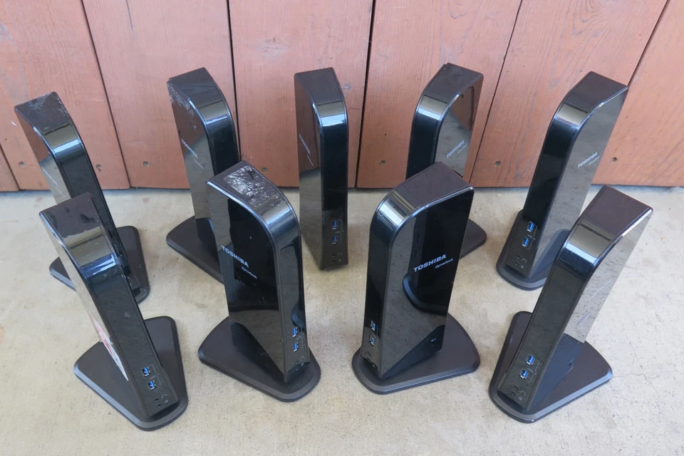 Lote de 9 estaciones de acoplamiento universales USB PA3927U-1PRP Toshiba Dynadock U3.0 Foto 3 de 4