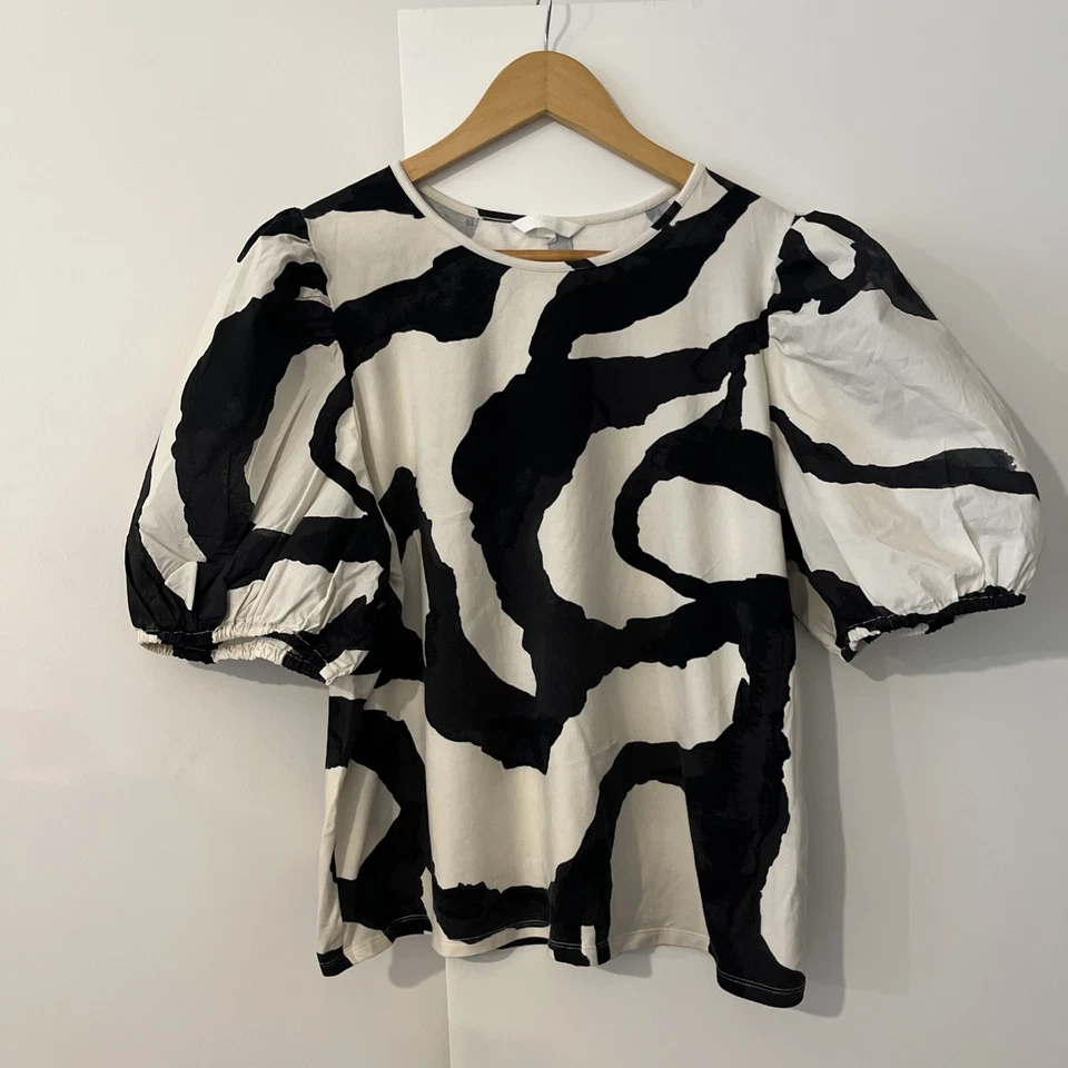 Women’s H&M Black Ivory Monochrome Puff Sleeve Top Size XXL  - Image 2 of 4