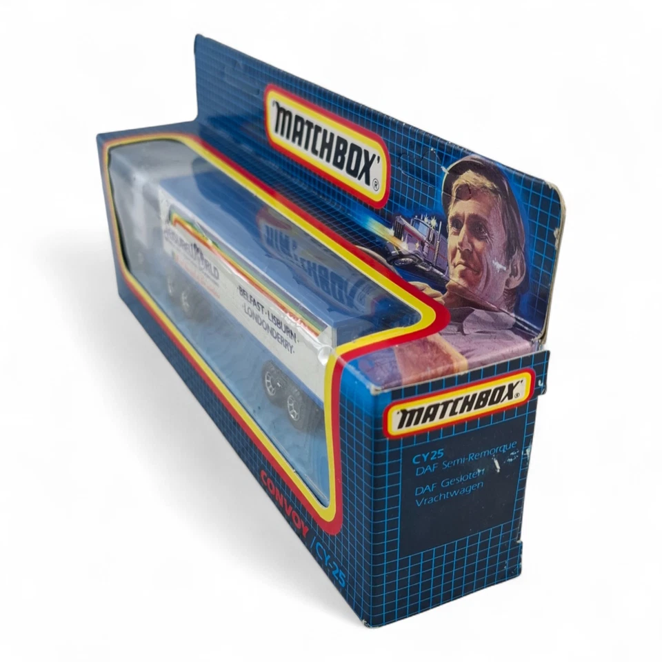 MATCHBOX CONVOY CY25 DAF semi trailer truck " LEISURE WORLD" NEW Unpunched 1987 - Image 3 of 4