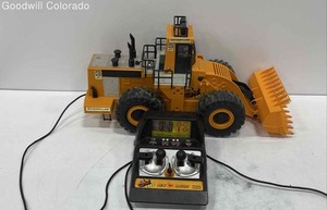New Bright Caterpillar 992 Power Loader Remote Control Toy