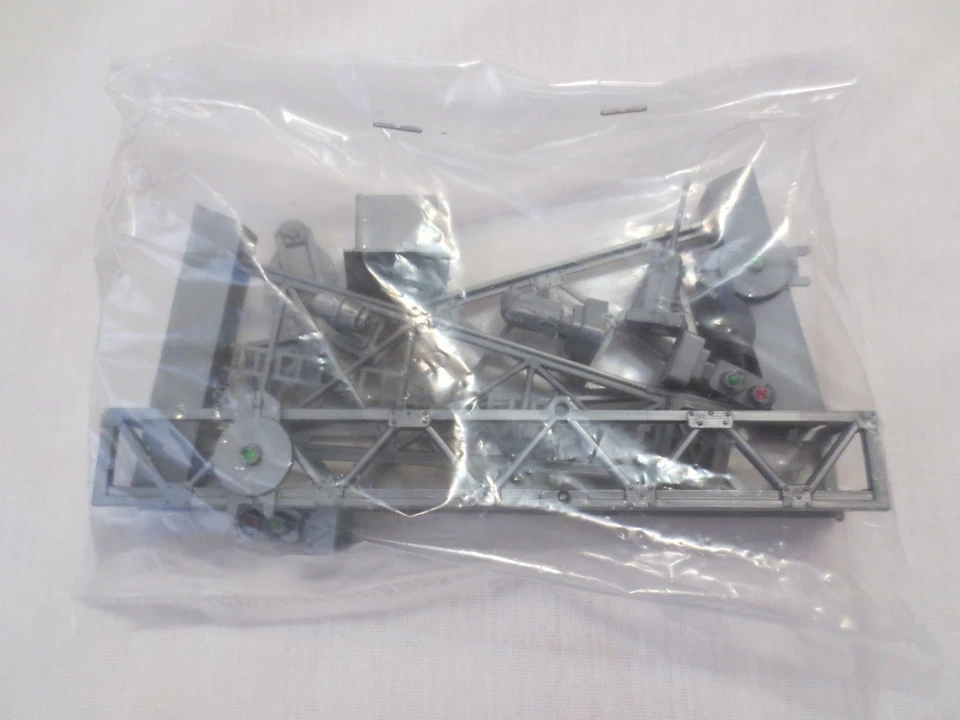 Vintage HO TWO Track Railroad Signal Bridge Set Kit.  No Box - Image 2 of 4