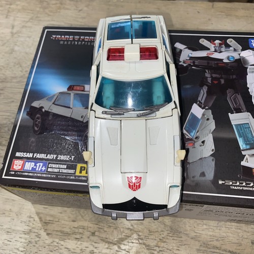 Authentic Takara Tomy Transformer Masterpiece Prowl MP-17+ Animated Fairlady - Picture 6 of 21