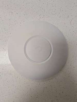 Ubiquiti UniFi UAP-AC-LITE 802.11ac Dual Band AC1167 WiFi 5 Access Point POE