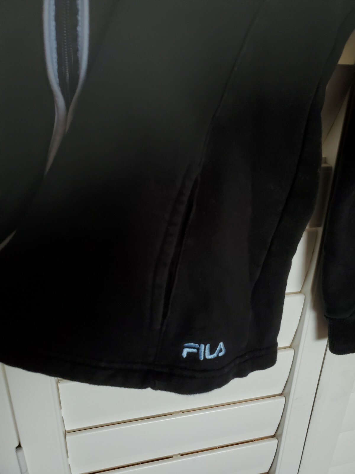 FILA Giacca Donna Spessa Sportiva con Cappuccio Lg Full Zip Nero~Azzurro 4 Tasche