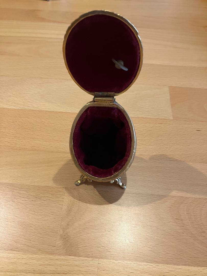 Super valuable! Harry Potter "Golden Egg" Jewelry Case with Music Box
