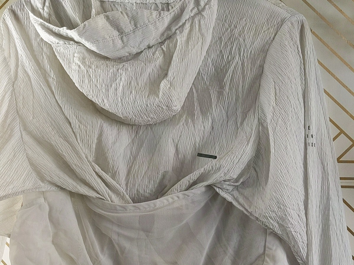 Nike Women's Transform Running Jacket Packable Wh… - image 11