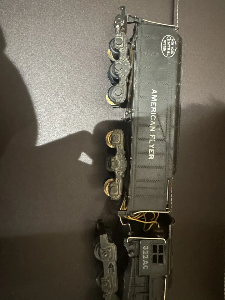 "S" AMERICAN FLYER #322, 4-6-4 STEAM LOCO, VERY GOOD SHAPE, READ, NEEDS TLC - Image 4 of 4