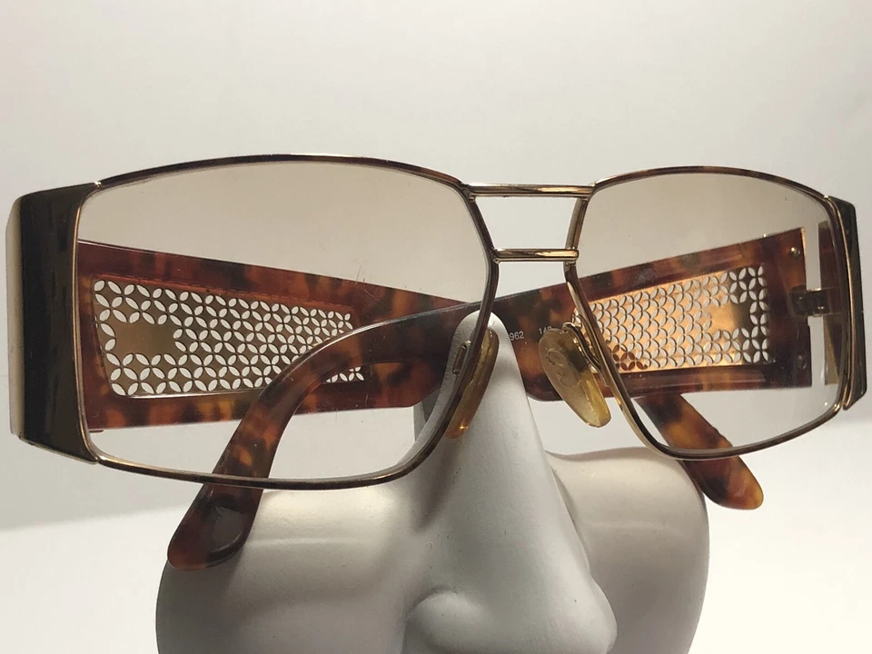 Gafas de sol vintage VALENTINO V610 CAREY DORADO hechas en Italia años 90 Foto 2 de 4