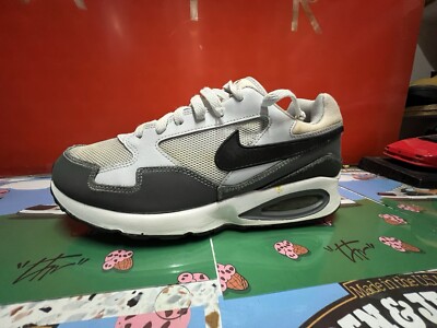 international nike trainers