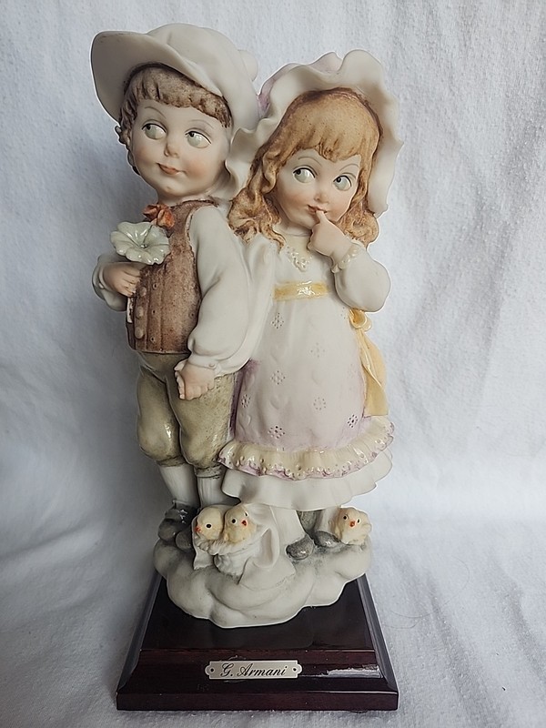 1984 Giuseppe Armani Boy and Girl Holding Hands Capodimonte Figurine 