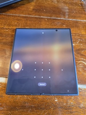 Samsung Galaxy Z Fold 7, 512GB  Blau Front Glas Riss
