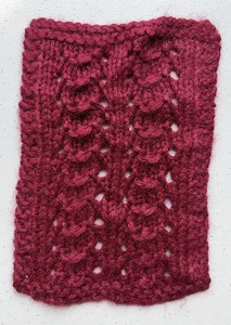 New Handmade Knit Wine Colored Dollhouse Area Rug Size 4.5 X 6.5 Inches