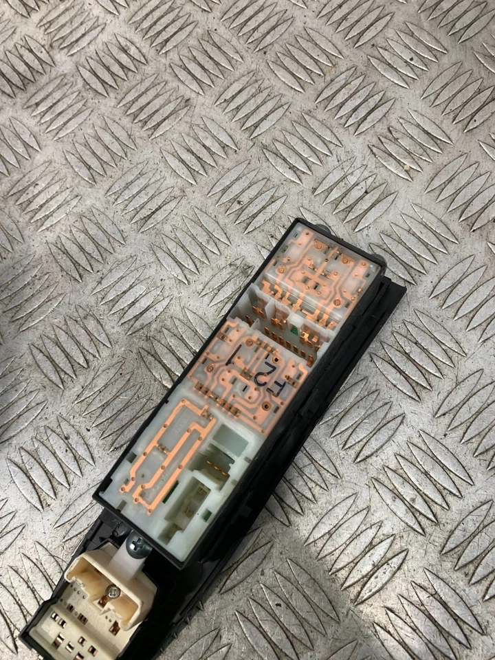 Interruptor de control de ventana delantera Subaru Impreza 2007 lado del conductor #2 Foto 3 de 3