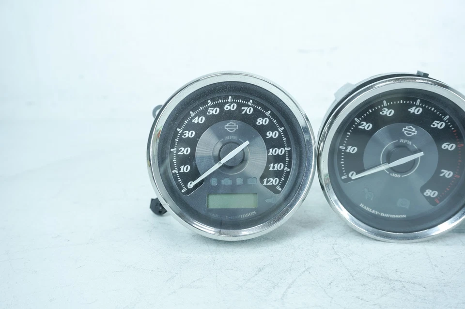 Harley Touring Electra Ultra 2011 OEM aire aceite voltios combustible velocímetro medidores de velocidad 29 k Foto 3 de 4