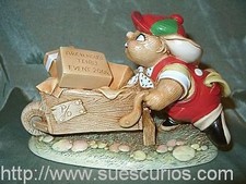 Pendelfin Cartwright 2004 Event Piece Arch House Stoneware Rabbit 