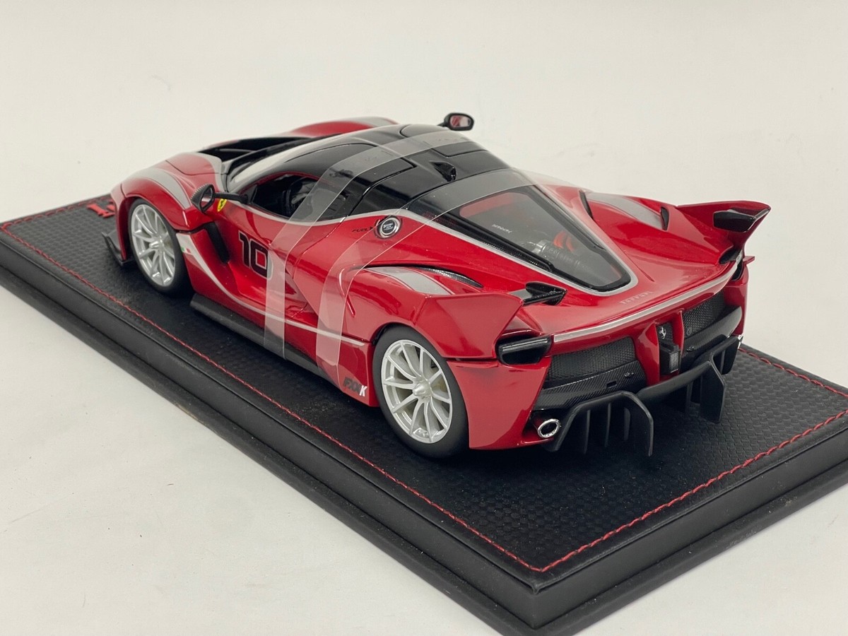 1/18 Maisto Special Edition Ferrari FXX-K in red on custom leather