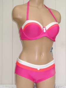 32d bikini top size