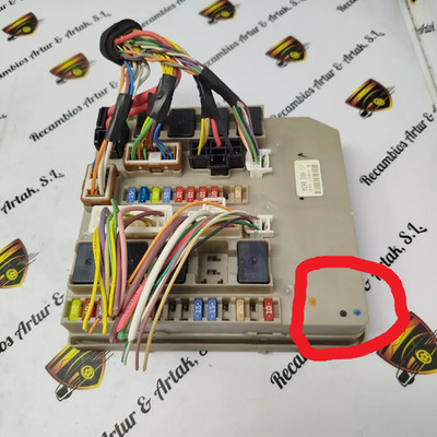Renault Modus Clio Fuse Box 902663A 902 663A 8200902663A