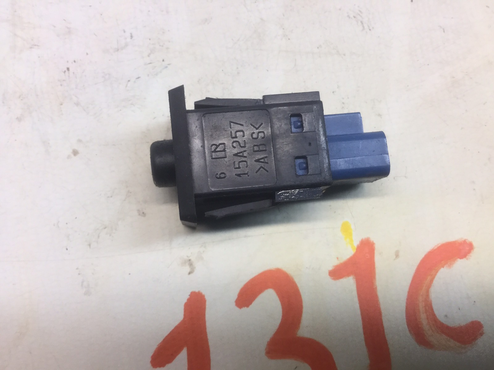 06 07 08 09 LEXUS IS250 TRUNK OPENER CANCEL CONTROL BUTTON SWITCH OEM J