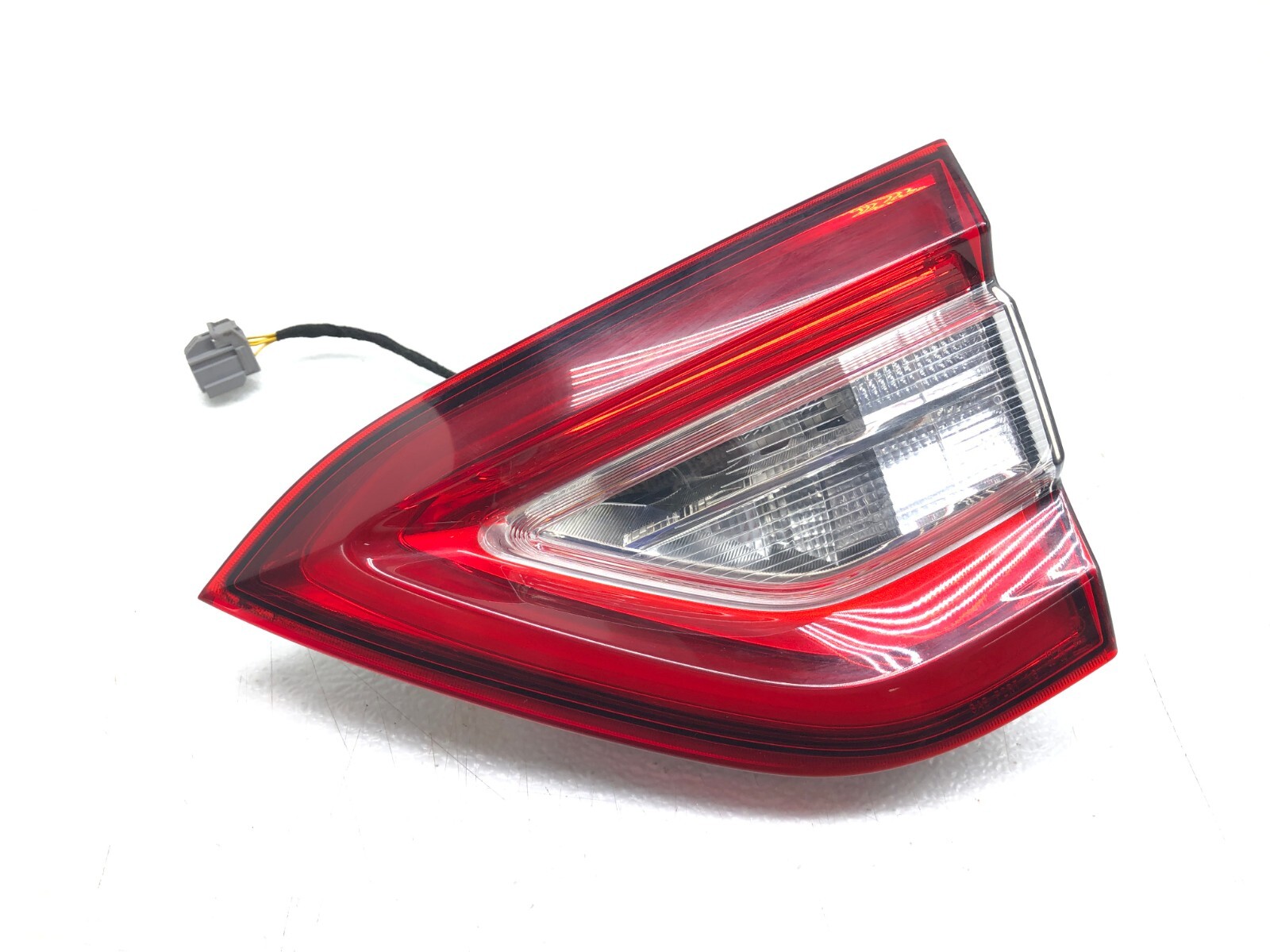 2017-2020 MASERATI LEVANTE RIGHT PASS REAR TAILGATE INNER TAILLIGHT TAILLAMP OEM