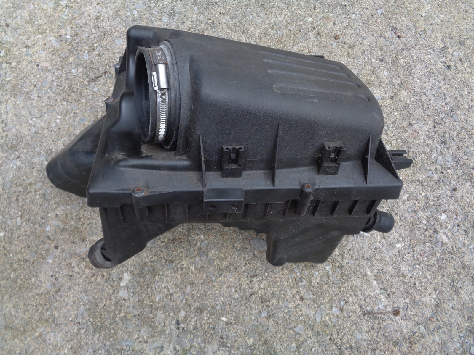 VAUXHALL INSIGNIA SRI MK1 2.0 CDTI DIESEL ~ AIR FILTER BOX PLASTIC HOUSING thumbnail 3